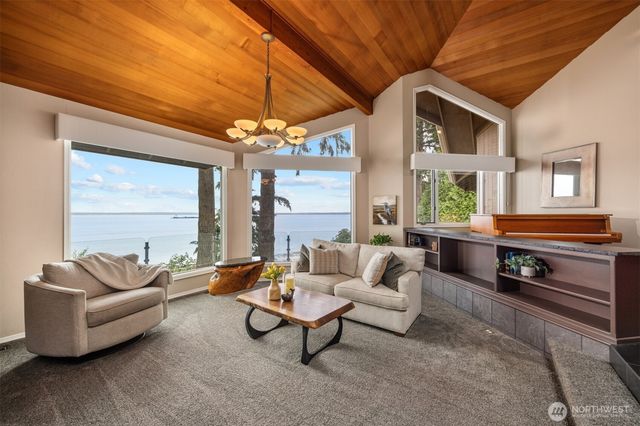 24 Shorewood Drive, Bellingham, WA 98225