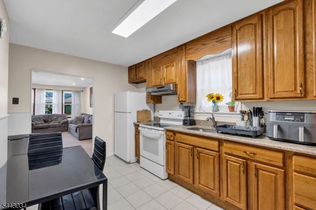 41 Dakota St, Manville Boro, NJ 08835
