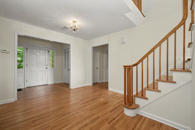 49 E Ridge Lane, Mount Kisco, NY 10549