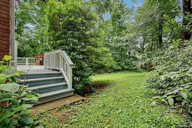 49 E Ridge Lane, Mount Kisco, NY 10549
