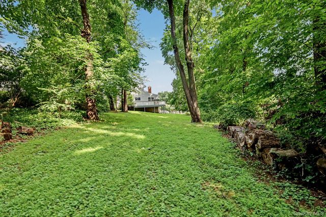 49 E Ridge Lane, Mount Kisco, NY 10549