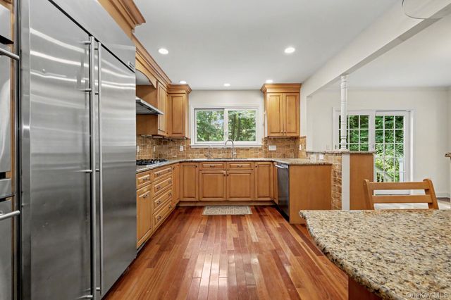 49 E Ridge Lane, Mount Kisco, NY 10549