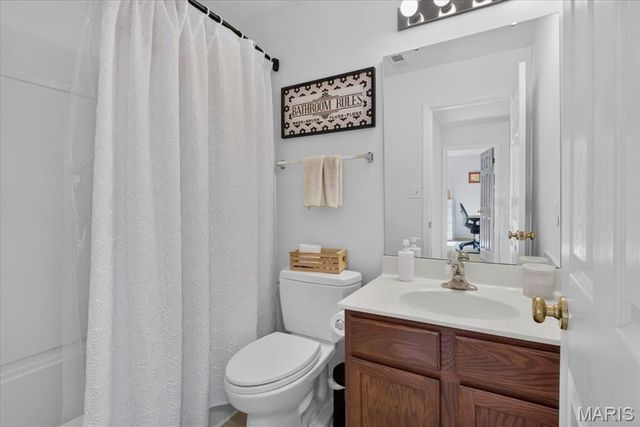 5545 Wavecrest Circle, St Charles, MO 63304