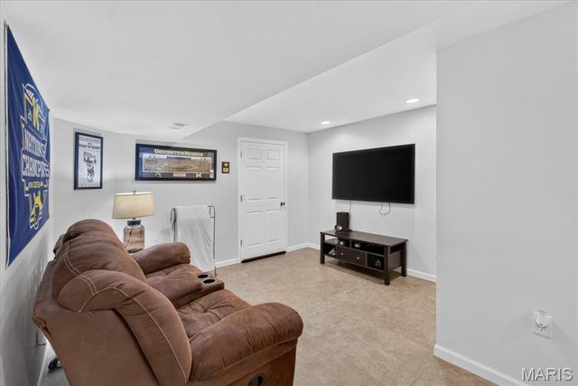 5545 Wavecrest Circle, St Charles, MO 63304