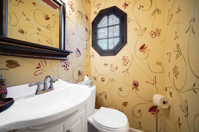 3447 W Maple Street, Evergreen Park, IL 60805