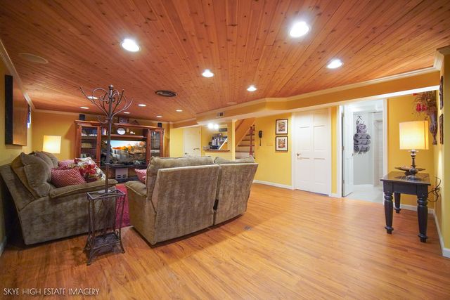 3447 W Maple Street, Evergreen Park, IL 60805