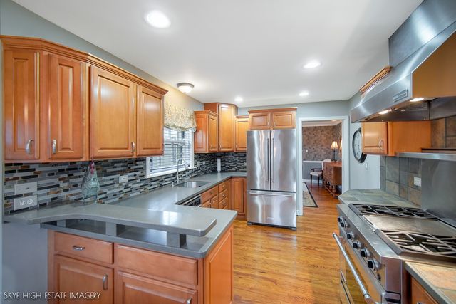 3447 W Maple Street, Evergreen Park, IL 60805