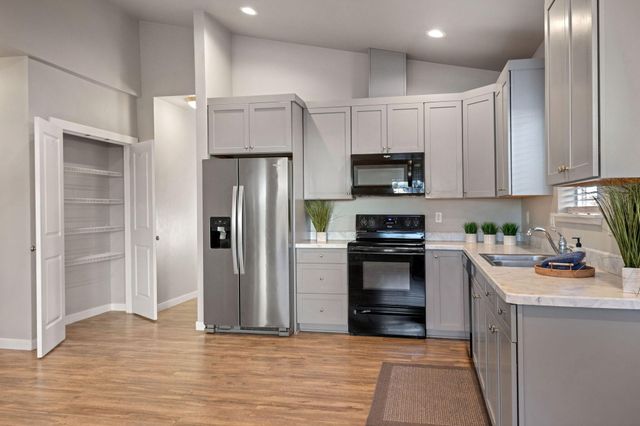 51215 Riley Lane, La Pine, OR 97739