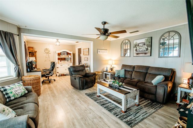 2382 N Fm 1743, Windom, TX 75492