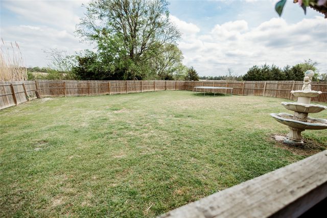 2382 N Fm 1743, Windom, TX 75492