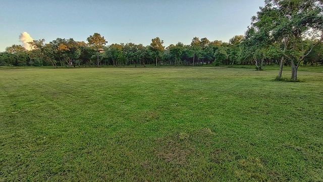 3724 County Road 326, Alvin, TX 77511