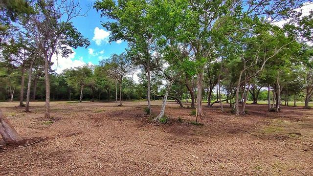 3724 County Road 326, Alvin, TX 77511