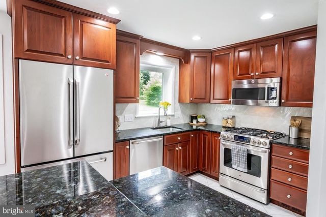 3115 SHADELAND DR, Falls Church, VA 22044