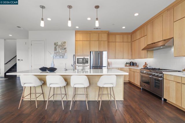 38 Fiddleneck Way, Orinda, CA 94563