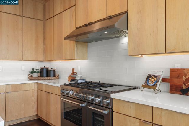38 Fiddleneck Way, Orinda, CA 94563