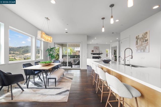38 Fiddleneck Way, Orinda, CA 94563