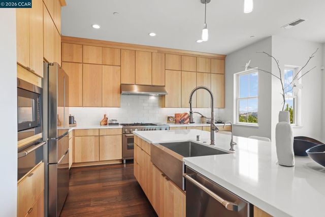 38 Fiddleneck Way, Orinda, CA 94563