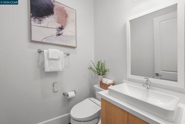 38 Fiddleneck Way, Orinda, CA 94563