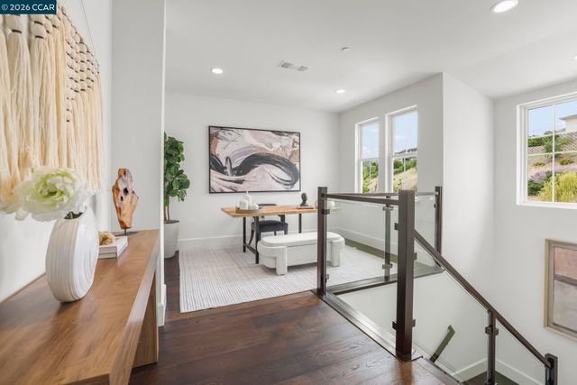38 Fiddleneck Way, Orinda, CA 94563
