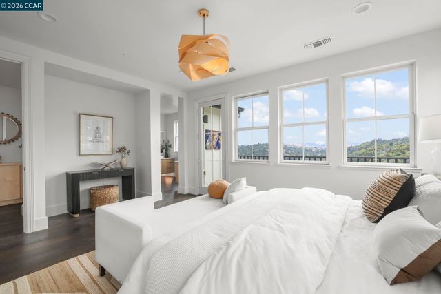 38 Fiddleneck Way, Orinda, CA 94563