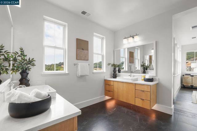 38 Fiddleneck Way, Orinda, CA 94563