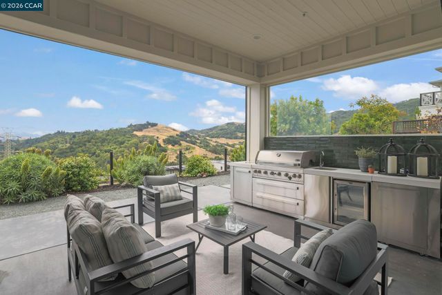 38 Fiddleneck Way, Orinda, CA 94563