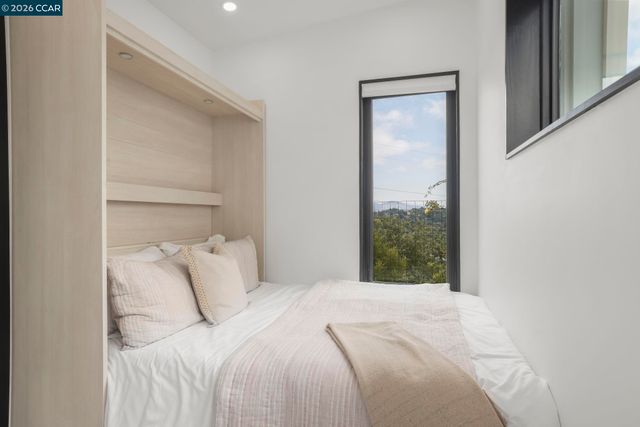 38 Fiddleneck Way, Orinda, CA 94563