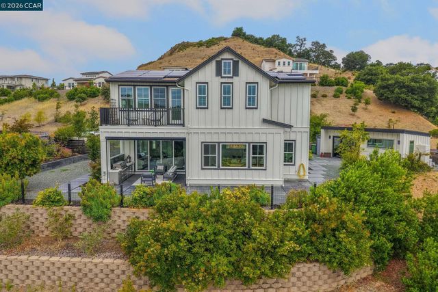 38 Fiddleneck Way, Orinda, CA 94563