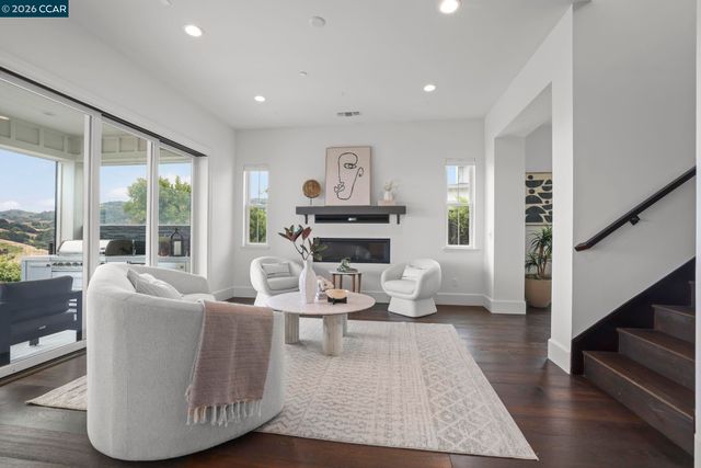 38 Fiddleneck Way, Orinda, CA 94563