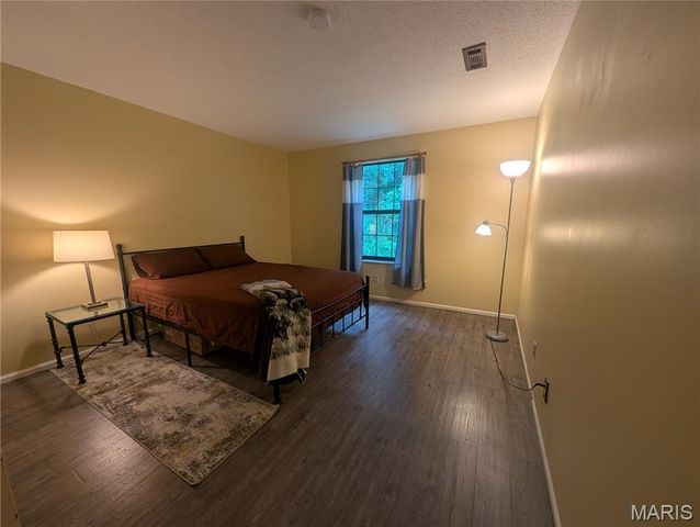 2270 Rule Avenue D, Maryland Heights, MO 63043