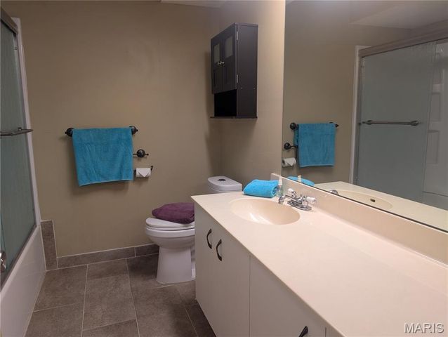 2270 Rule Avenue D, Maryland Heights, MO 63043