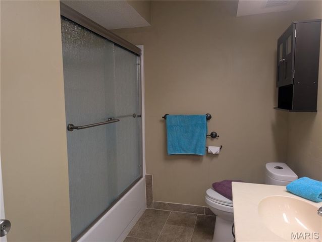 2270 Rule Avenue D, Maryland Heights, MO 63043