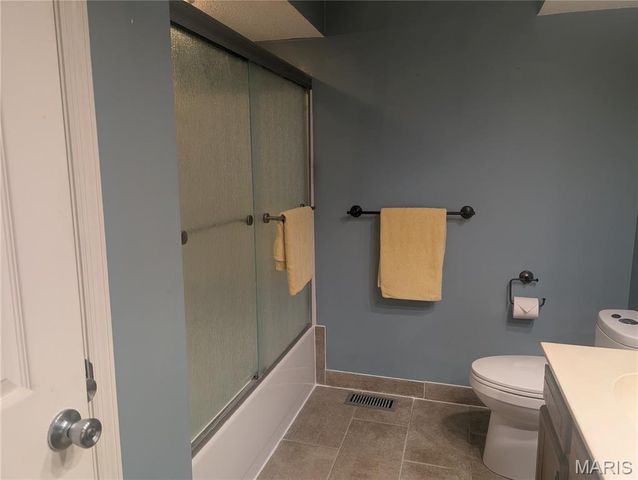 2270 Rule Avenue D, Maryland Heights, MO 63043