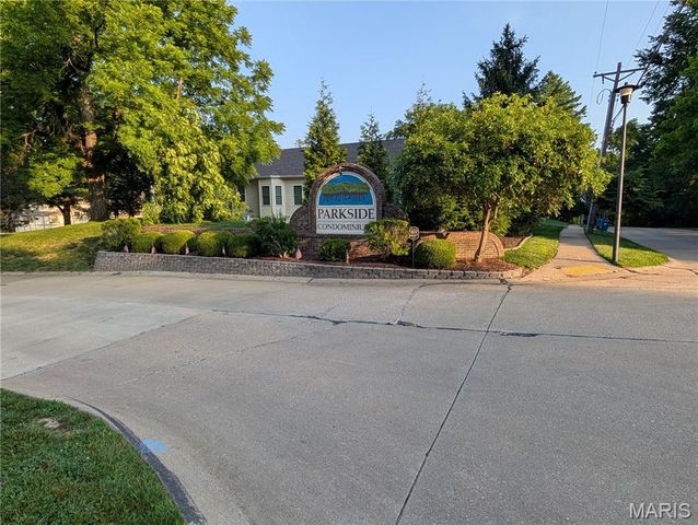 2270 Rule Avenue D, Maryland Heights, MO 63043