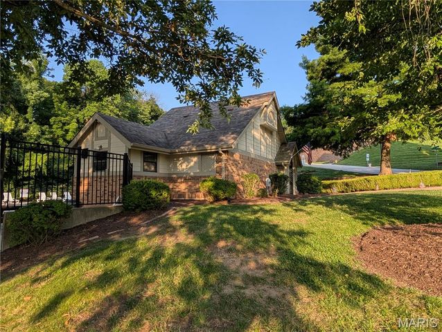 2270 Rule Avenue D, Maryland Heights, MO 63043