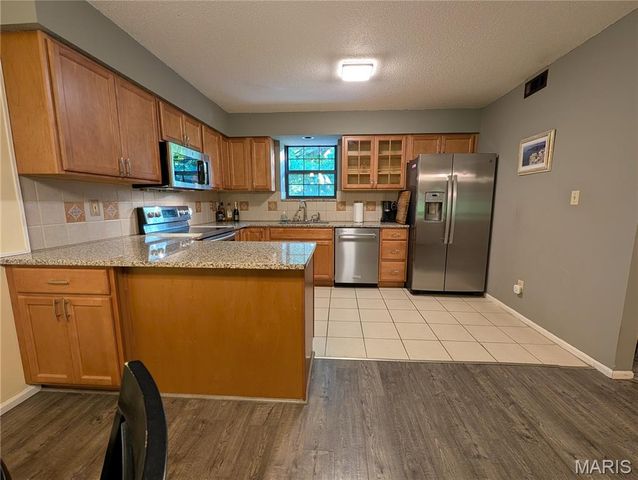 2270 Rule Avenue D, Maryland Heights, MO 63043