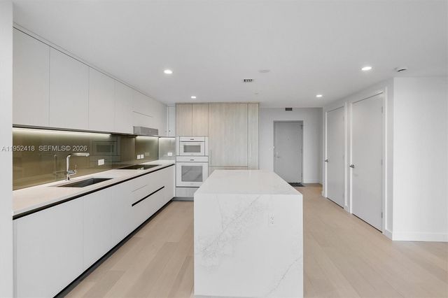 9221 E Bay Harbor 509, Bay Harbor Islands, FL 33154