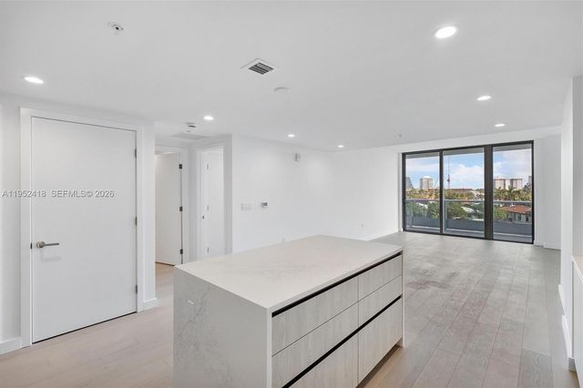 9221 E Bay Harbor 509, Bay Harbor Islands, FL 33154