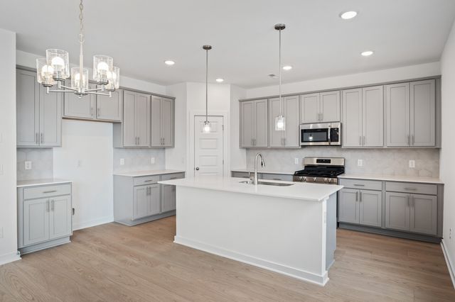 2155 Netterfield Drive, White House, TN 37188