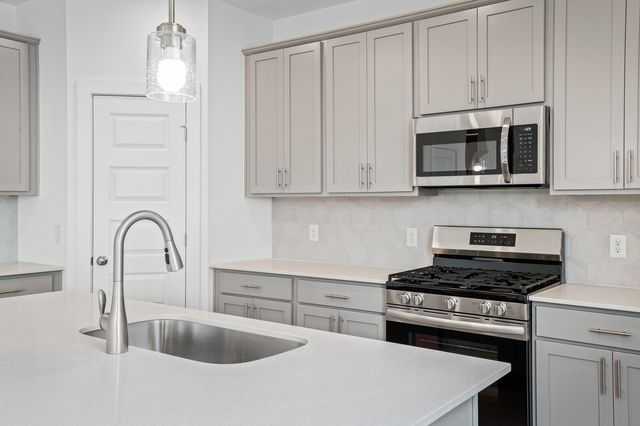 2155 Netterfield Drive, White House, TN 37188