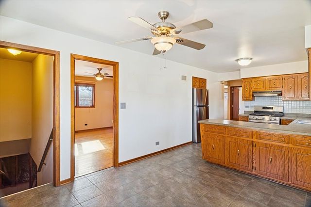 8301 Normandy Avenue, Burbank, IL 60459