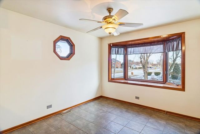 8301 Normandy Avenue, Burbank, IL 60459