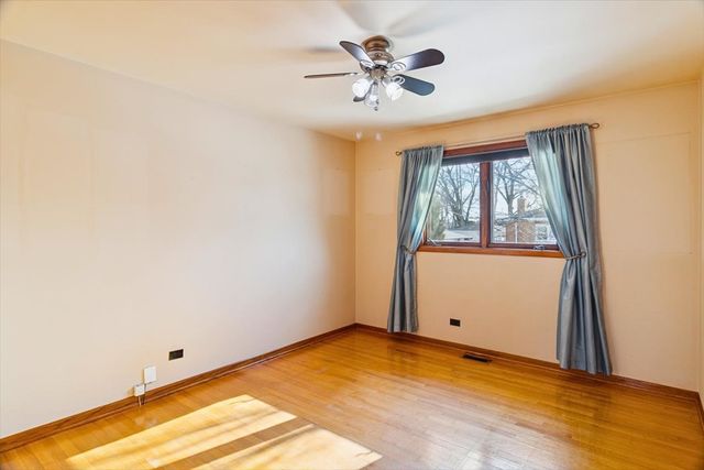 8301 Normandy Avenue, Burbank, IL 60459