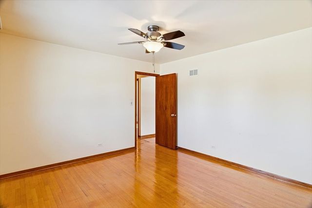 8301 Normandy Avenue, Burbank, IL 60459