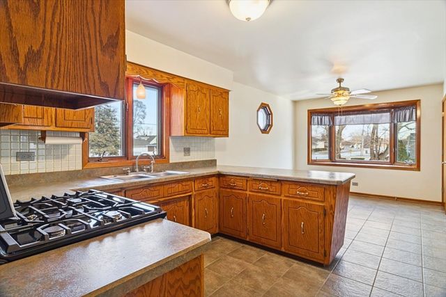 8301 Normandy Avenue, Burbank, IL 60459