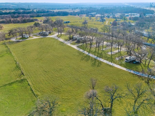 114 Private Road 2387, Alvord, TX 76225