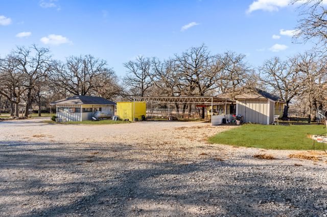 114 Private Road 2387, Alvord, TX 76225