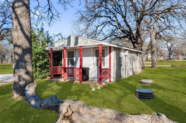 114 Private Road 2387, Alvord, TX 76225