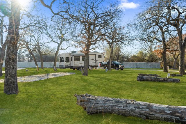 114 Private Road 2387, Alvord, TX 76225