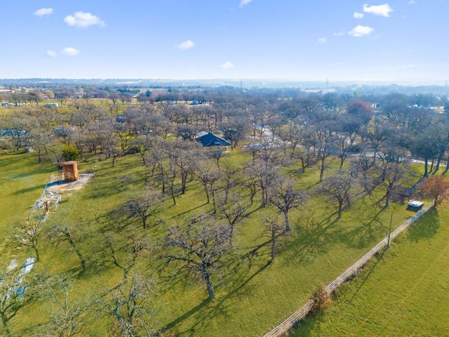 114 Private Road 2387, Alvord, TX 76225